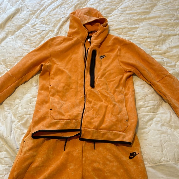 Nike Tech Fleece - Orange Wash - Shorts and Jacket Set - Picture 7 of 7